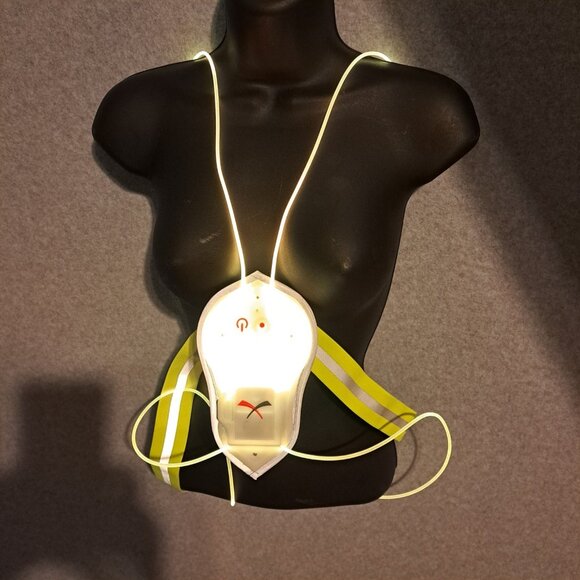 Noxgear Tracer360 Visibility Vest M/L Running Illuminating Reflective Battery - Picture 5 of 16